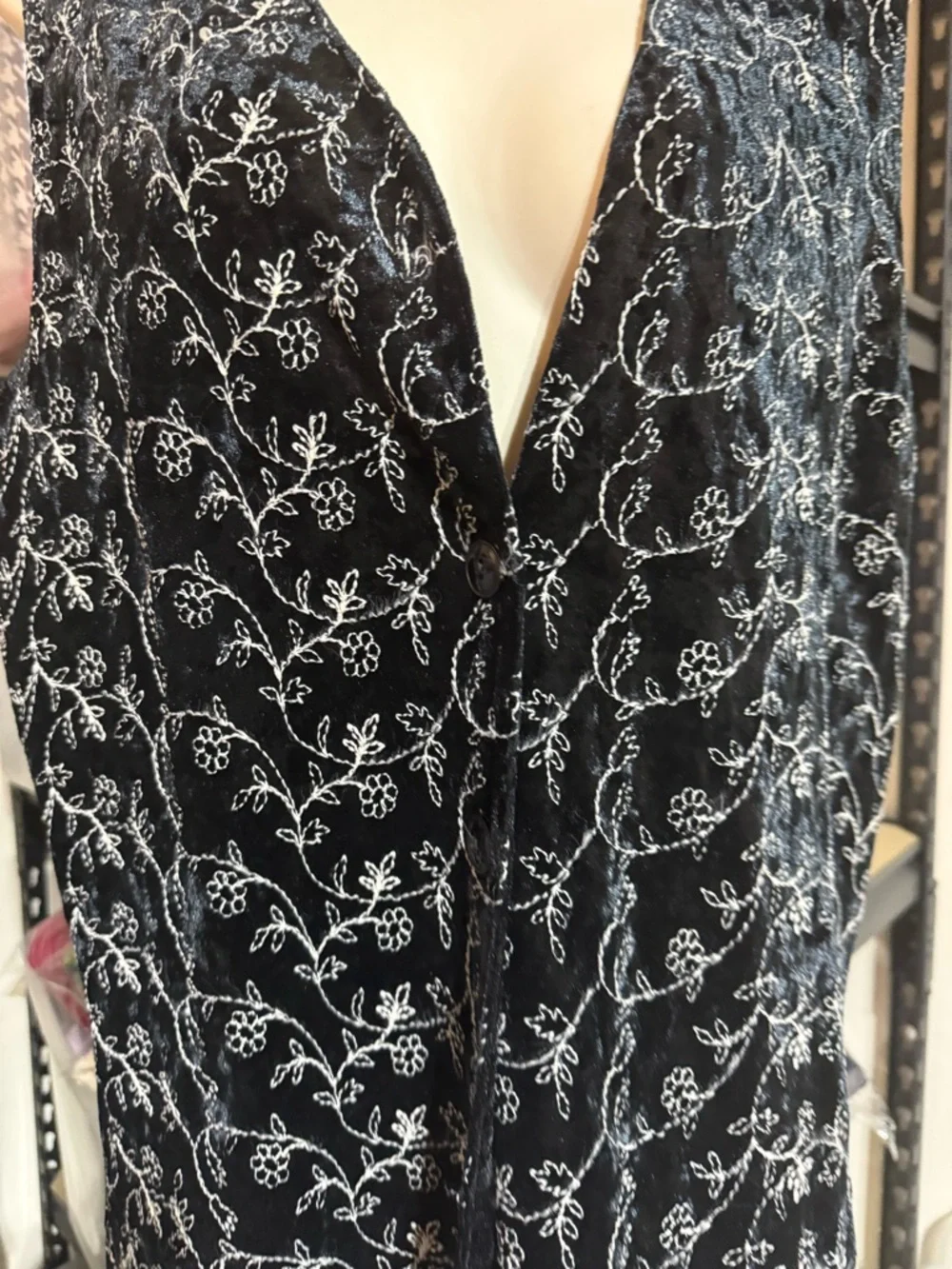 CLIO velvet black Floral Embroidered long Vest/Sleeveless Top|Woman size M - Picture 2 of 8